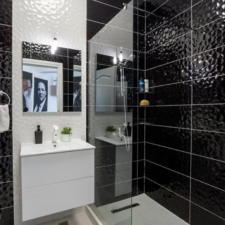 Artemis Luxury Apartment - Mamaia Nord-Pool דירה *